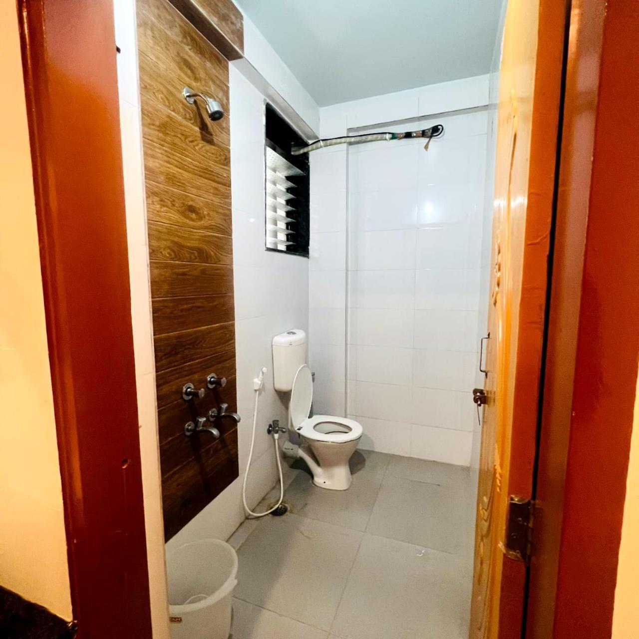 Hotel Sai Smruti Shirdi Buitenkant foto